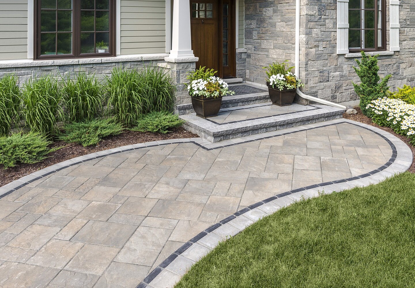 entryway_paver_installation_elgin_il.jpeg