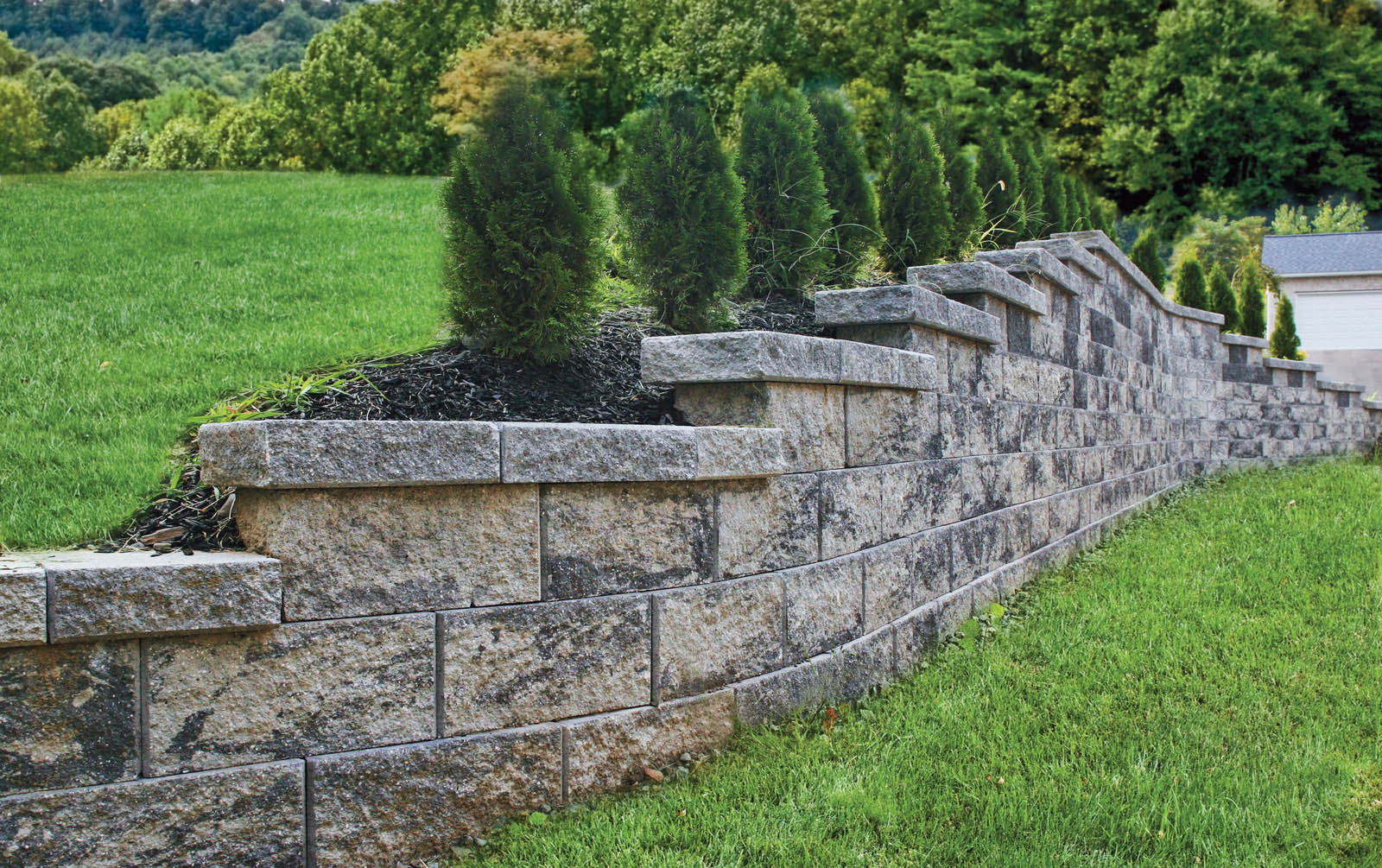 retaining_wall_installation_elgin_illinois.jpeg